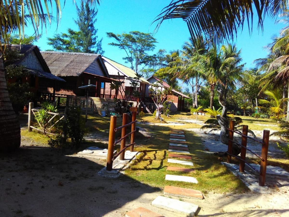 Asari Timo Cottage Îles Îles Karimunjawa Extérieur photo