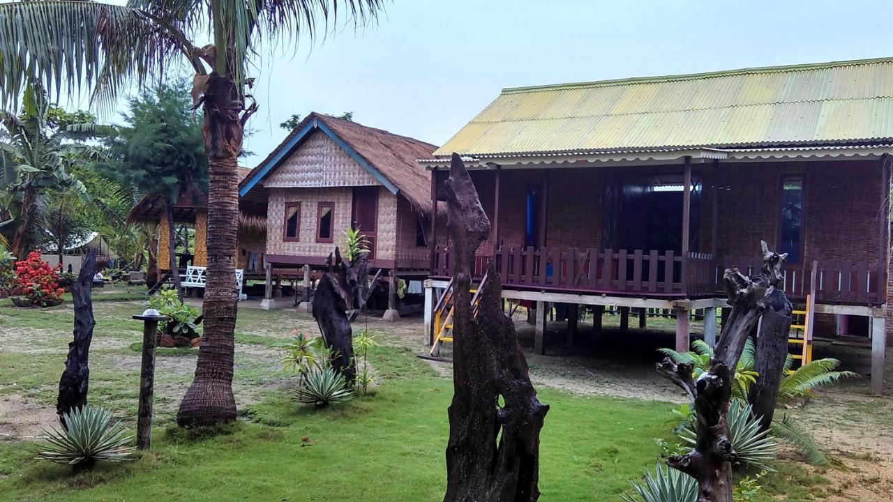 Asari Timo Cottage Îles Îles Karimunjawa Extérieur photo